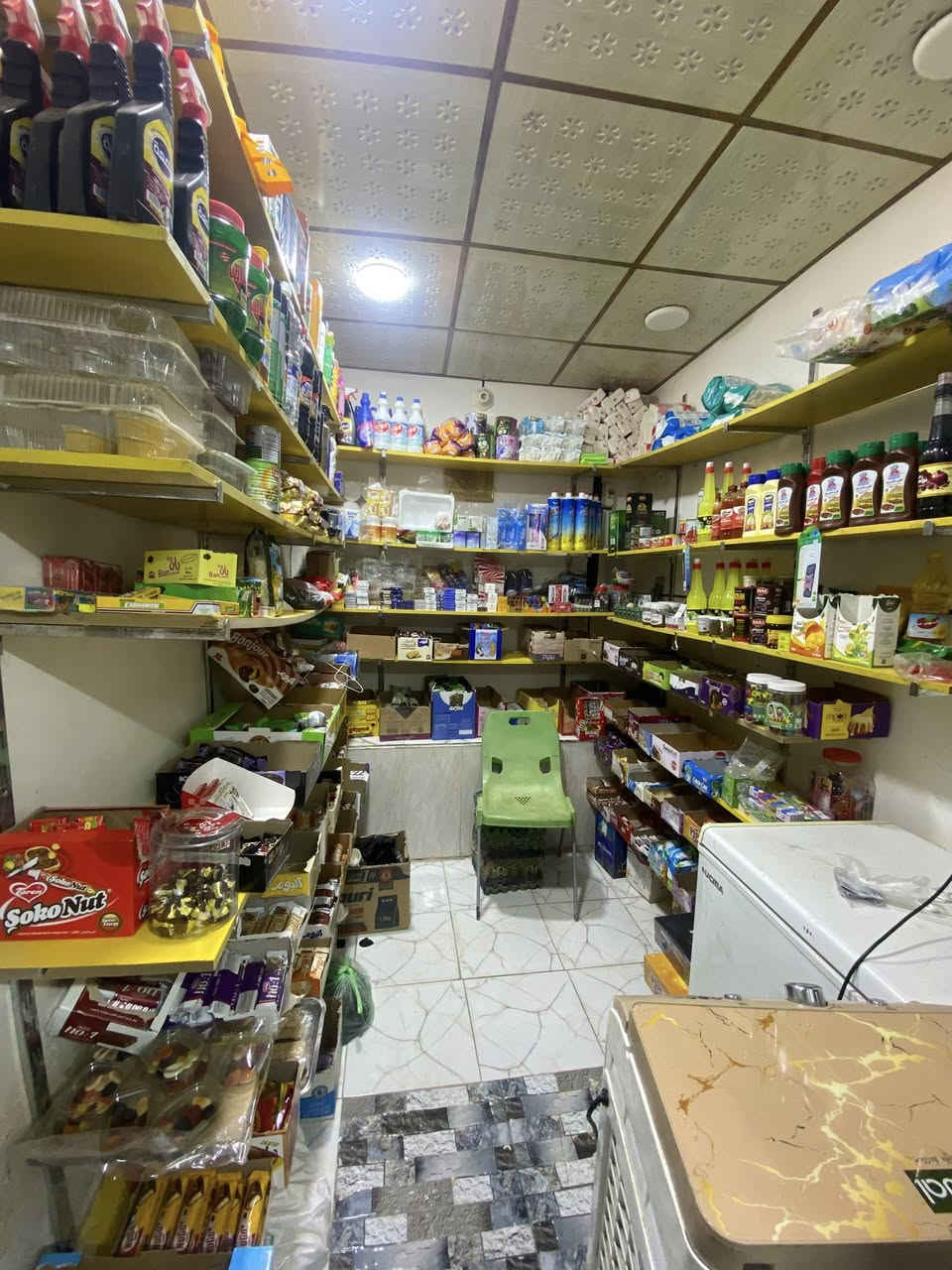 السلام عليكم محل للبيع مع كافه الاغراض ينباع كافه فقط عنواني الديوانيه حي العسكري شارع30
***********بي واتساب فقط
