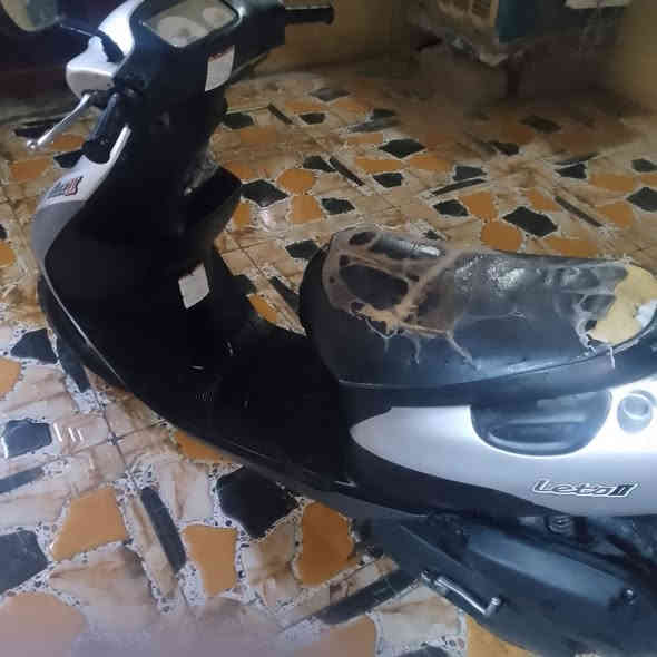 ماطور زمبور 
قبل شهرين اخذته رمبه 
ونسيت اخليله دهن وكام الماطور وجفته 🔴
ولماطور نضيف بس تبدل تخمه 
ولشراي يخابر عل رقم وبي وتساب ***********🔴
350 وبي مجال لل شرايه 🔴
ومازنجر ما اجاوب 🔴
