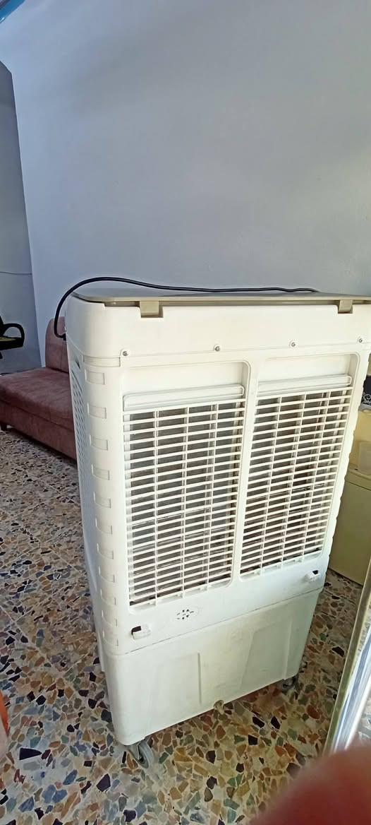 كونفيره للبيع نضيفه سعرها 100 قفل من الاخير 95 قفل قفل عنوان مزارع الاولى شراي راسلني خاص انطيك رقم صاحبها


**إذا كنت صاحب هذا الإعلان وتريد حذفه لأي سبب، رجاءا أرسل رسالة إلى الدعم الفني**