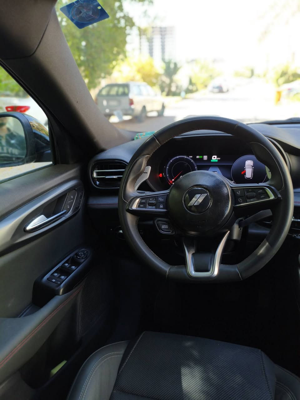 السلام عليكم
دوج هورنت R/T بلكن هايبرد 🔋🔌
محرك 4 سلندر 288 حصان 🐎
موديل 2024 ماشية 13mi
رقم بغداد دخول بداية السنة

اقتصادية تمشيك بالكهرباء 50 كيلو والتفويلة 450 كيلو
تكدر تشحنها بالبيت يوميا وتنسى البانزين

مواصفات 
شفتات سرعة (تضغطها سوية تنطيك 15 حصان اضافية)
كشنات ميموري تدفئة
ستيرن تدفئة
شاشة لمس وسطية
سايد بريك كهربائي
تشغيل عن بعد
رادار امامي وحساسات خلفية
نقطة عمياء
نظام سبورت 
تبريد مناخ منفصل

ضرر بنيد صبغ بداية جاملغ الايمن تعديل بارد وتكحيل اجتي من امريكا تشتغل وتمشي

تصليح درجة اولى دعامية كاملة بلادية ، راديترات ومروحة بلادية 

سيارة جاهزة ومصروف عليها هواي بالعافية عالياخذها

#سعر 145$ وبيها مجال بسيط 

للعلم مكلفتني اكثر من160$ ورقة 

مكاني بغداد قرب محكمة حي العدل 
***********
