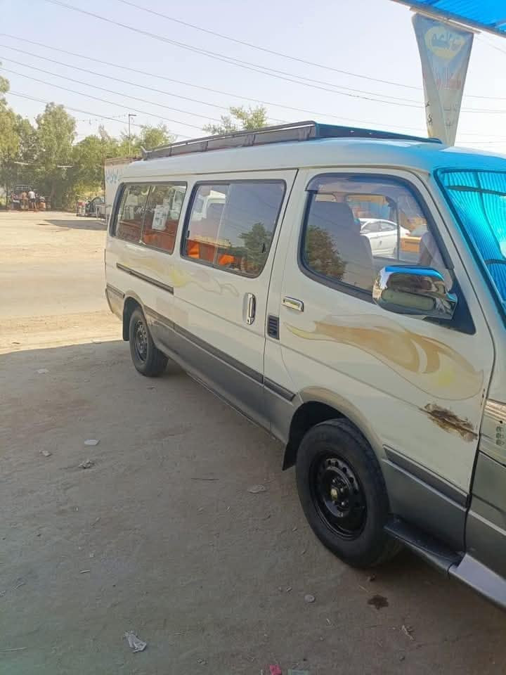 سلام عليكم فوتو الوان باسمي رقم انگليزي بيها بس طخه بالباب مال العبري موضحها بالصوره *********** بي واتساب متواجد ع الفيس
