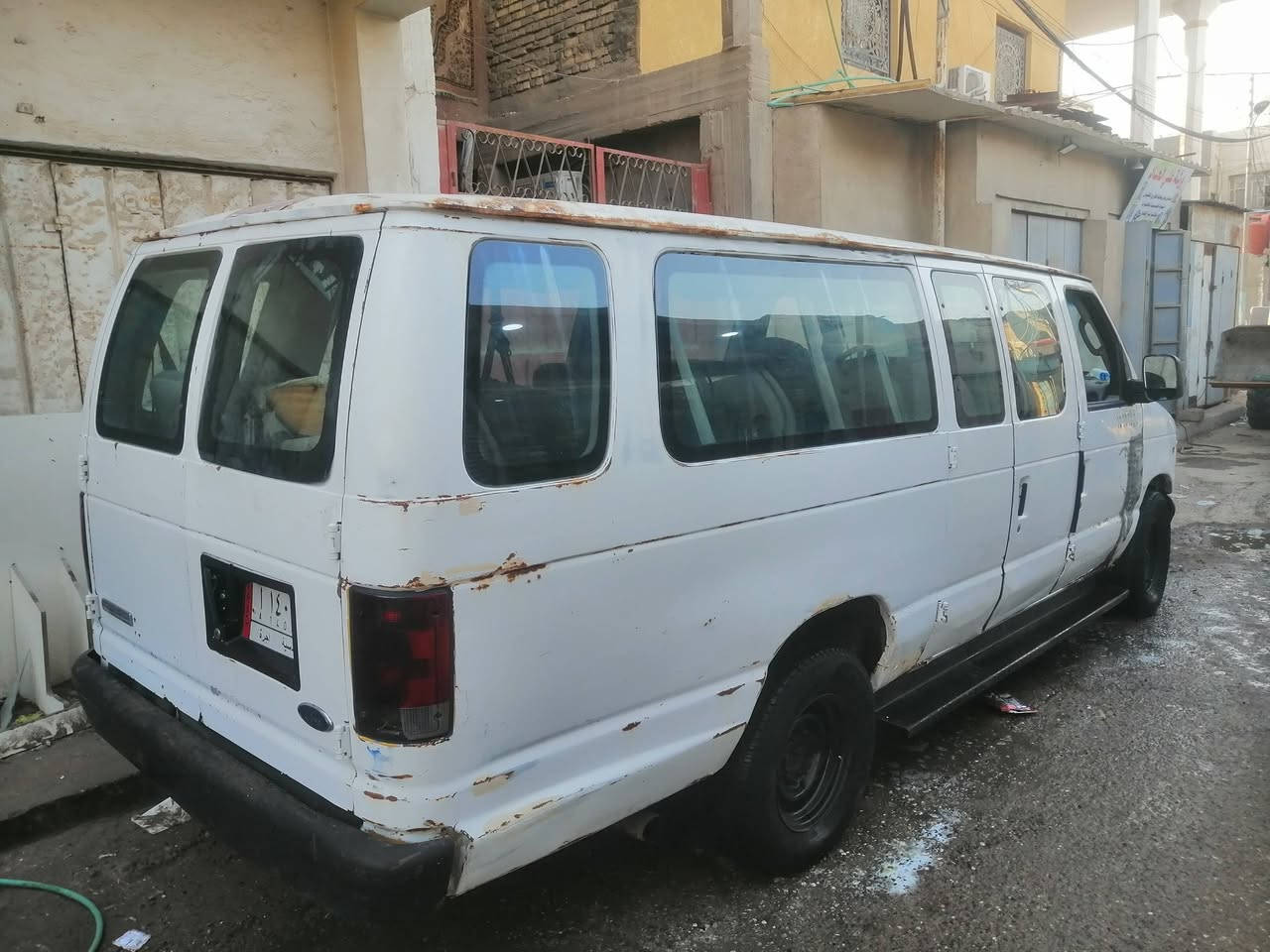 السلام عليكم
فورد E250 موديل ٩٨ مكينه ٥٤٠٠  مكينه كير بلاد ١٤ راكب  السعر ٤٥ وبيها مجال

***********
