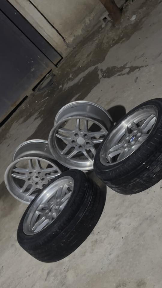 تخم وياله وياهن زوج تاير للبيع *********** سعر كلش مناسب
