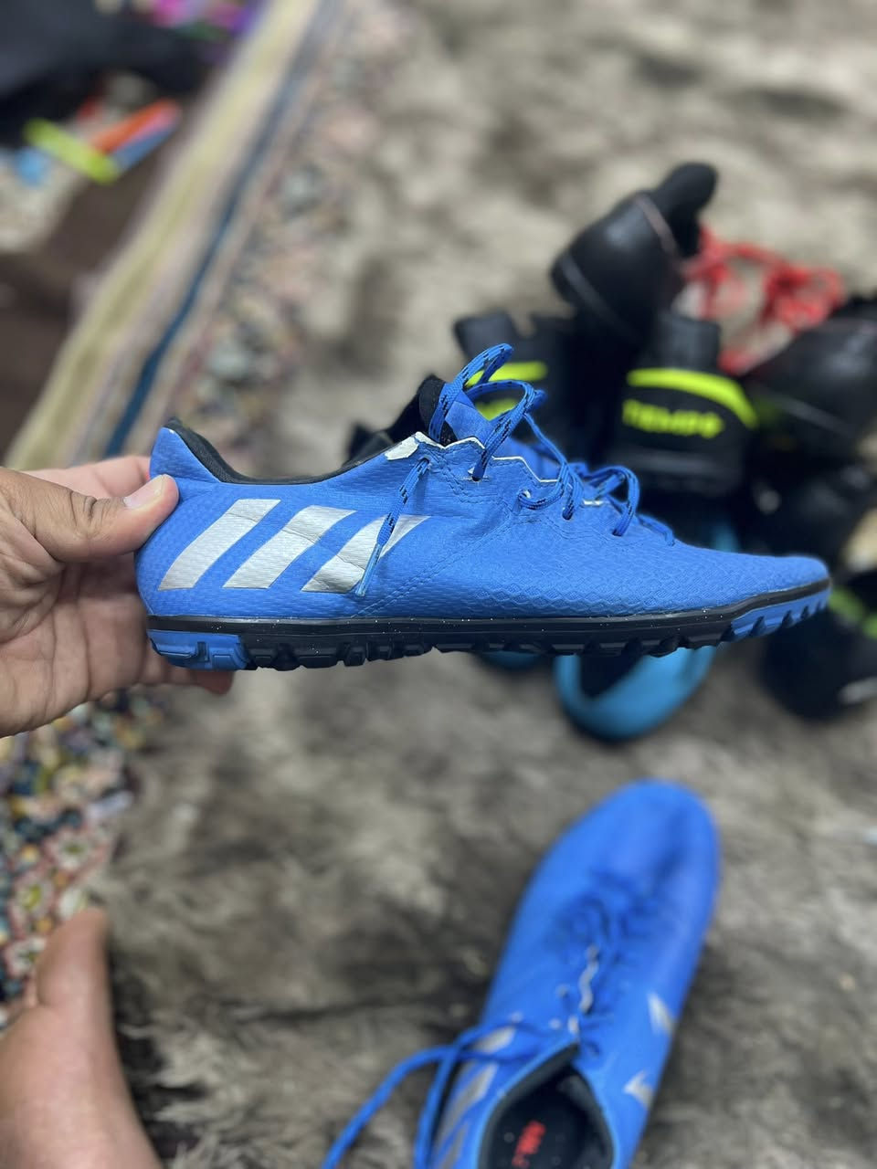 اديداس اصلي بالة 
نظيف جدا 
قياس 42وثلث طول القدم 27
السعر 40
التوصيل 5
للحجز ***********
