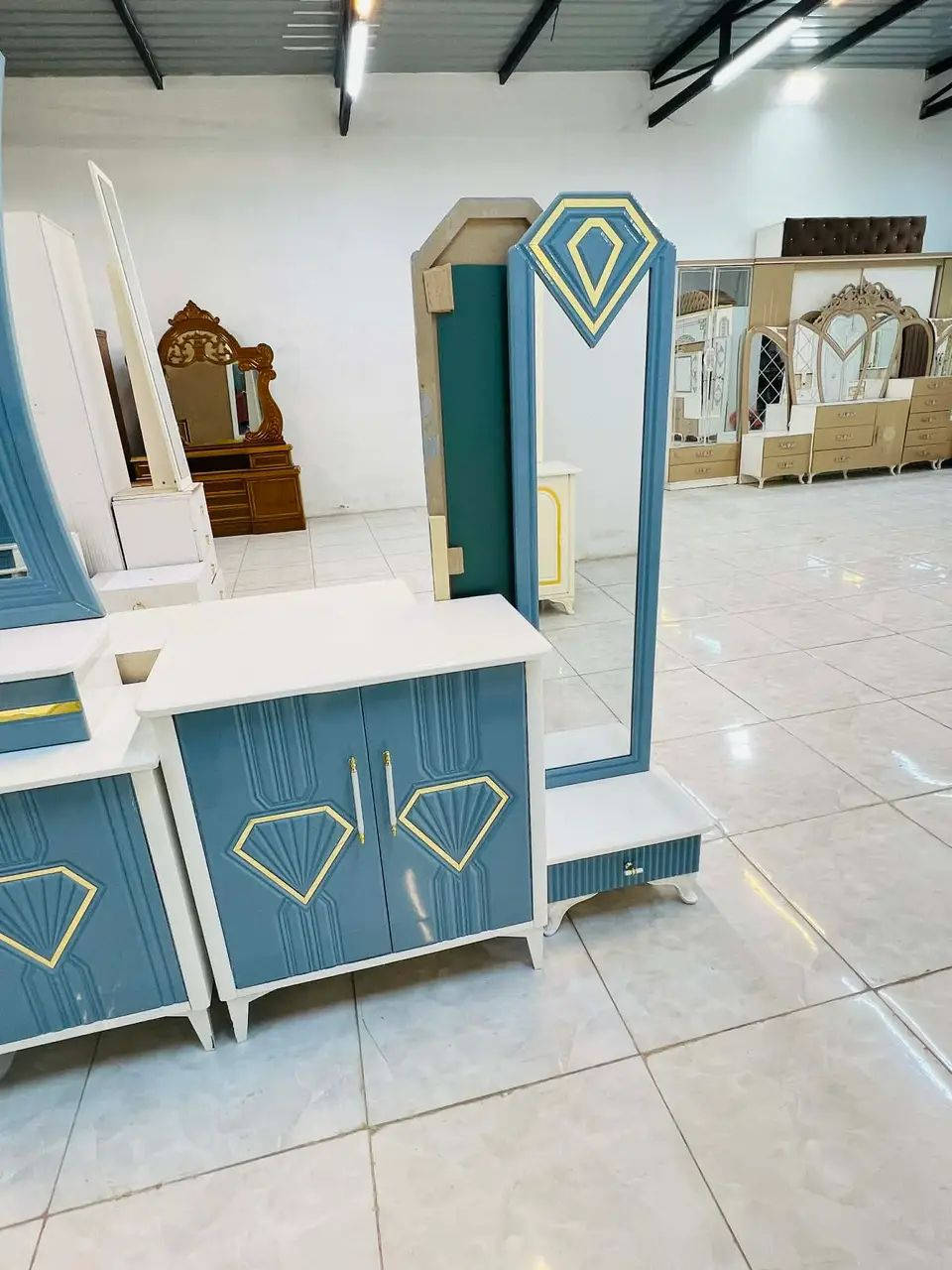 غرفه جديد تفصال عراقي 🇮🇶
لون مميز وانيق جدا متانه عاليا 
تصميم تركي  صبغ حراري
داخل وخارج صاج
ضهر جرجوبه ضمان بيه الغرفه 
سعر مليونين و100
نقل وشد داخل بغداد مجاني محافضات بكروه


**إذا كنت صاحب هذا الإعلان وتريد حذفه لأي سبب، رجاءا أرسل رسالة إلى الدعم الفني**