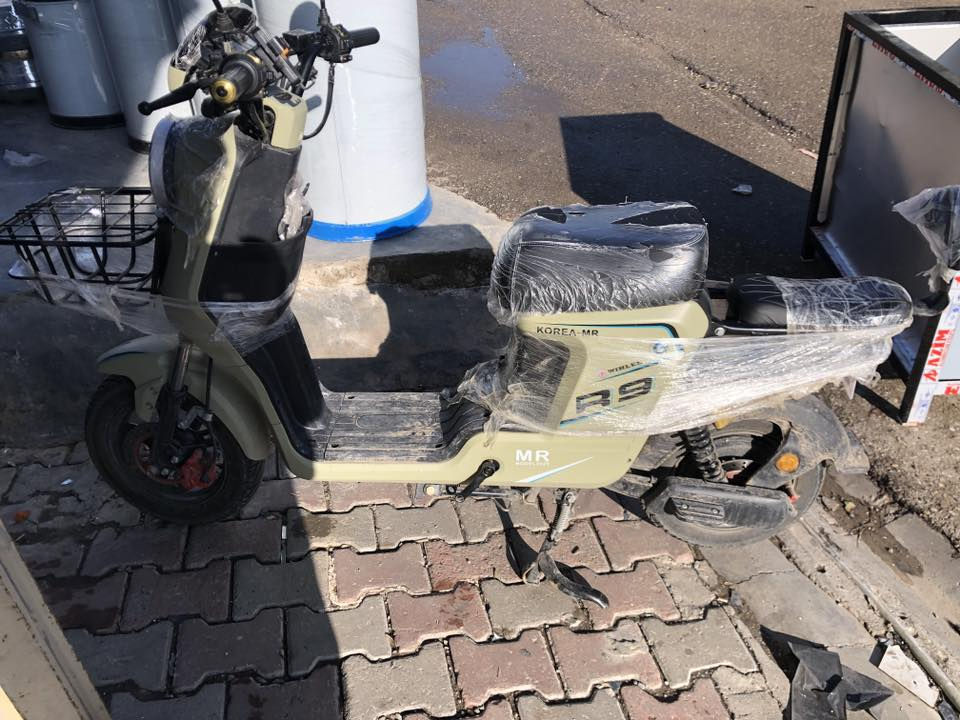 سلام عليكم دراجة شحن R9للبيع بسعر 500بي مجال دراجة مابي اي عيب موديل 25 بصمة بكR ملف 1300 رقم ***********
