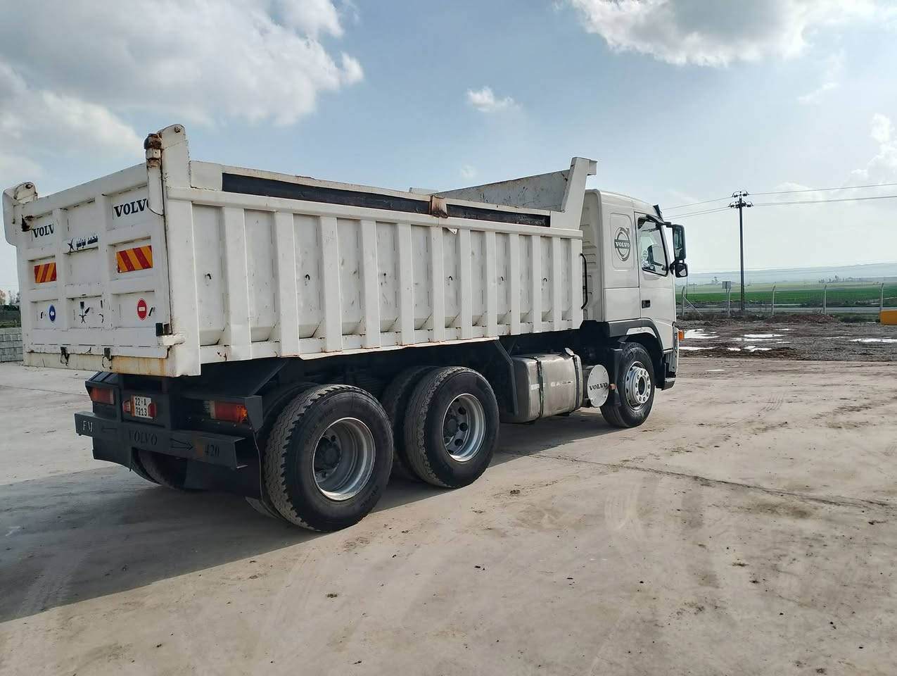 للبيع فالفو  FM12 موديل 2002 ببلاد شيطاني سيارة جاهزة بدون صبغ شاصي كير محرك اكسل بشرط كفالة عامة سنويا جديد بسمي حتا 2030 مجموعة شفت 
*********** واتساب
***********
