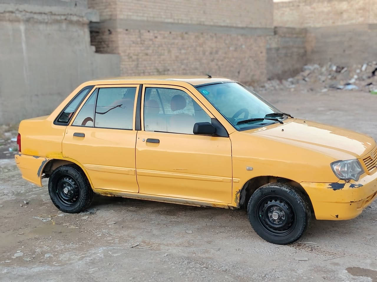 السلام عليكم سايبه منغوليه ٢٠١٣ مصفره هيئه وغرامات تحويل ثاني يوم بيها خياسات فقط وشويه صوت بل محرك  ***********
