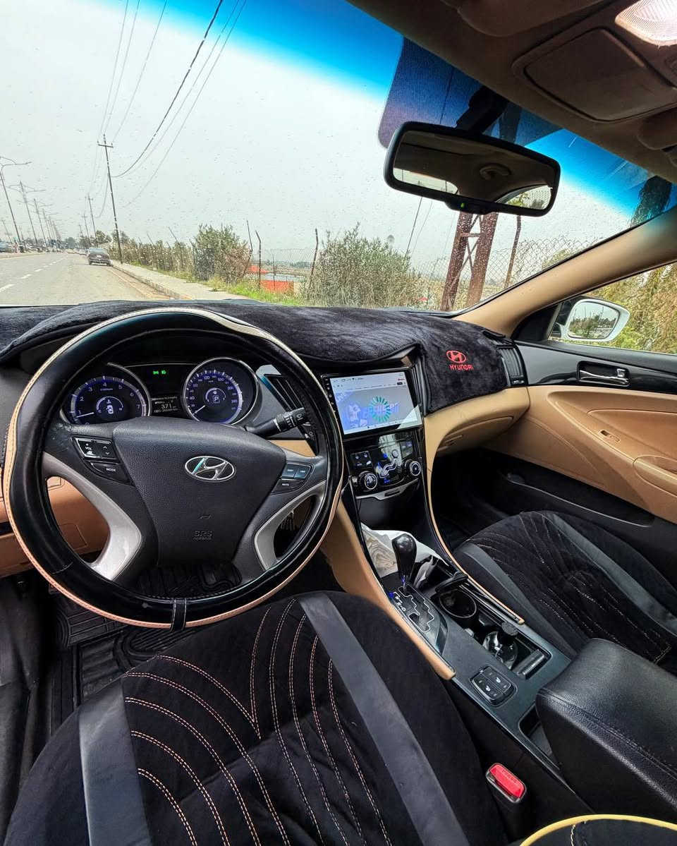 سوناتا مديل 2010 سيارة بيت  رقم دهوك
ابيض صدفي 
بدون ضرر فقط جاملغ بارد طرف السائق الامامي 
تبريد أمامي خلفي 
سقف بانوراما
كشنات خزن وتدفئة
سنوية جديدة هزة جديد 
محرك وكير كفالة 
طخم أمامي خلفي جديد
مواصفات اهواي...الخ
السعر 127 وبي مجال 
للتواصل والاستفسار واتساب واتصال 
***********
موصل/رشيدية
