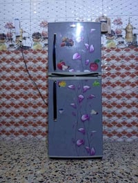 ٨ قدم • نضيفه جدا • توصيل