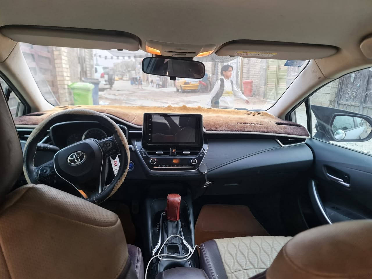 كورلا  2022 هايبرد خليجي سعودي 
يعني ياباني اصلي مو صيني ابو علامه الزركه
رقم بغداد باسمي رقم انكليزي الجديد 
عداد المسافه 57 الف 
الون سلفر مميز
مواصفات فول عدى الفتحه
بصمة
محرك 1800
سايد بريك بصمة
لد امامي خلفي
اوتو هولد
مود درايف
شاشة
كامرة
كروز سرعه 
تحكم ستيرن 
رادار 
وبعد بيها هواية مواصفات 
عنواني بغداد / البلديات 
السيارة بيها حالوب بسيط جدا  بلعراق
وبيها شخوط بلجاملغ الامامي جه سايق وشخط بلجاملغ الخلفي جهه سايق تعمير كولش بسيط  واضحات بلصور 
وعندي مقطع فديو للجادين

السعر  137 $
رقــم هاتف 
***********
