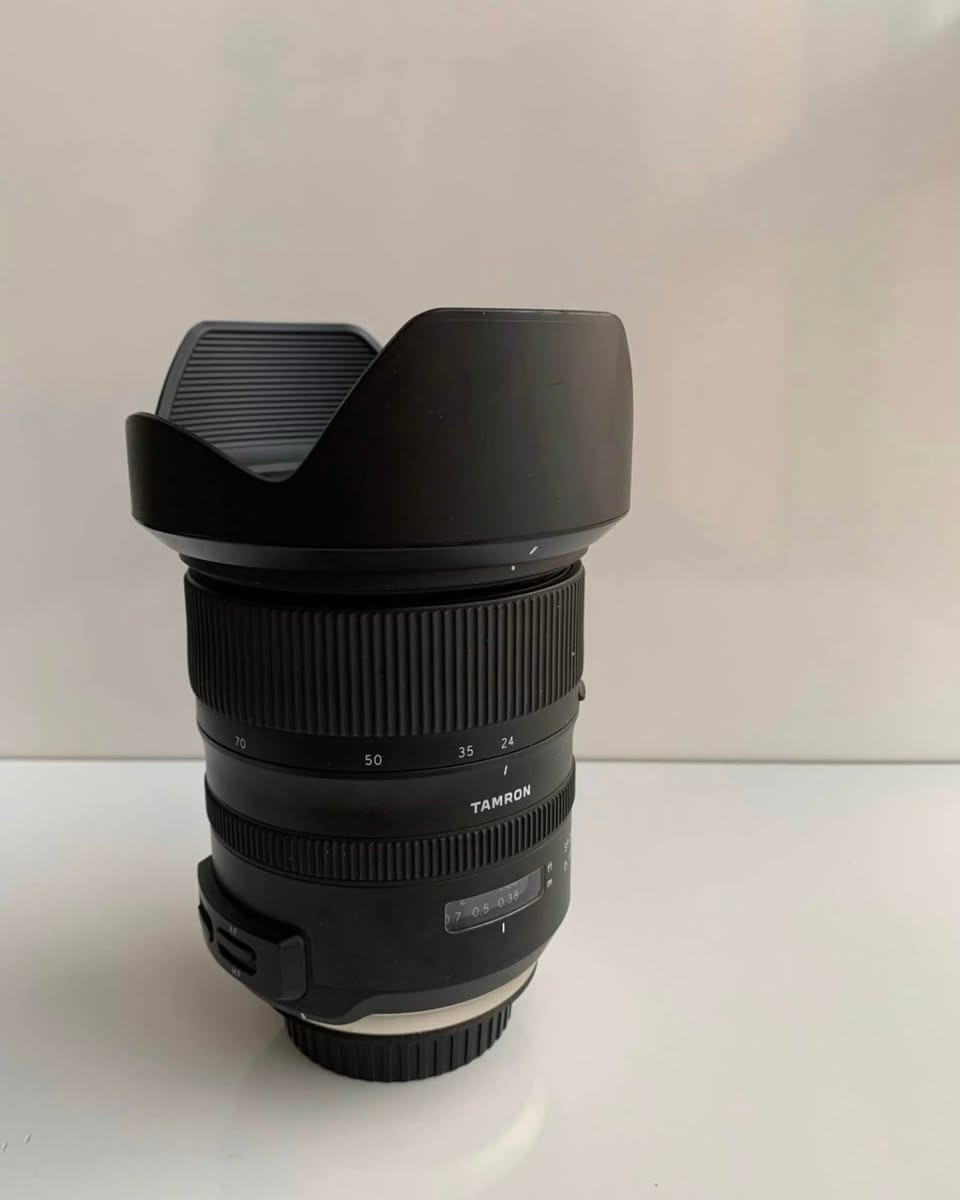 عدسة تاميرون يابانية تعمل على كاميرا كانون فول فريم 

24-70 f2.8

الجيل الثاني ll
الباركود موجود ادخل عليه وشوف تفاصيلها 
ملحقاتها كارتون مع حقيبة خاصة 

السعر ٧٢٥ الف عراقي مع التوصيل 
استفسار اكثر خاص 
او واتساب ***********
