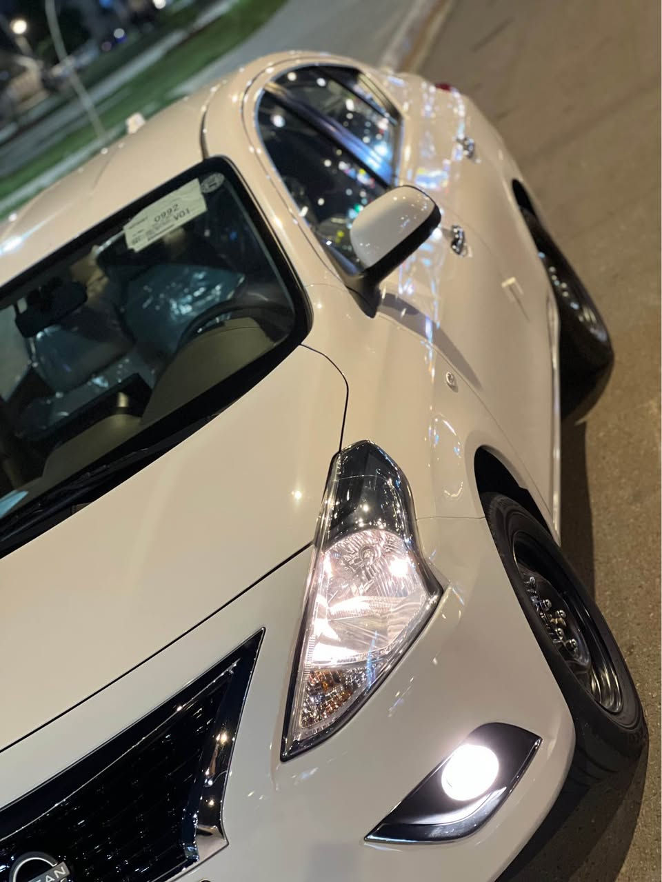 نيسان صني موديل 2025هندي بليته الزركه 🔵شاشه الكزاز الشباج الجديد كفاله عامه بيه طخه بصيطه ومصوره انه الطخه داخل الصور وكاله مجانيه 
السياره بعته جديده بحالت الوكاله ماشيه 700بعته الف ماعده مكاني البصره الشراي يتصل 📞📞📞
*********** السعر $127
