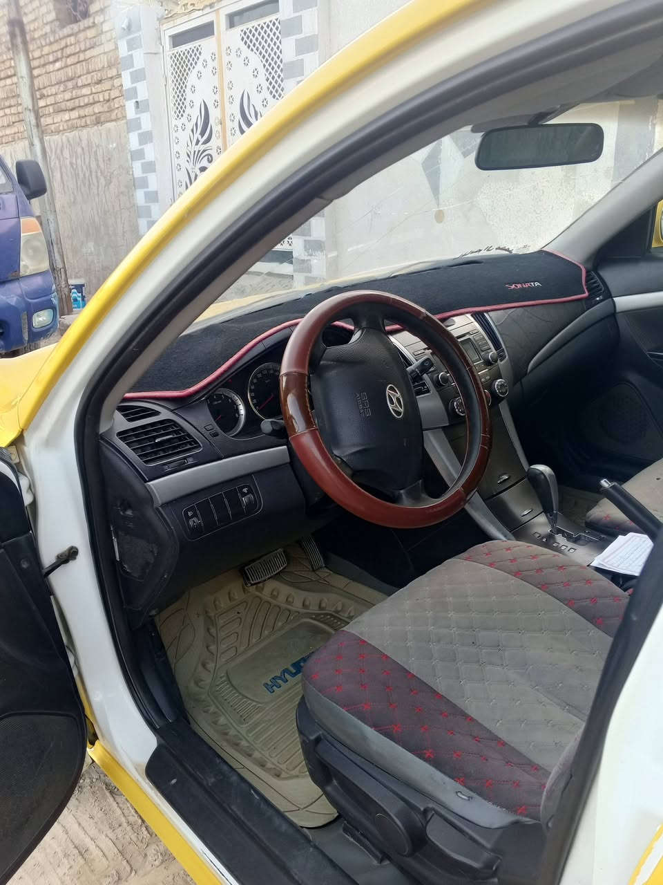 سلام عليكم من رخصه صاحب الكروب للبيع او مراوس بخصوصي سوناته خليجيه اصل اللون ابيض موديل ٢٠٠٩ رقم نجف كفاله عامه محرك ٢٤٠٠ المرغوب مكينه وكير وتبريد مكفول حداديه وره وكدام كله جديد تخم تاير جديددوشمه جديده ماعايزه برغي شرط مداور ثاني يوم خطها نجف كربلاء مصفره هيئه ومرور مكان السياره نجف السعر١٠٠ وبيها مجال للاستفسار الاتصال ***********
