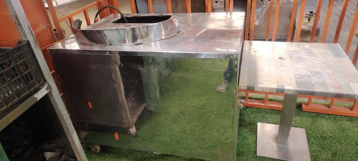 🔥 للبيع مكينة عروك ستيل جاهزة للشغل 🔥
للبيع مكينة/صاج عروك مصنوع من الستنلس ستيل، قوي وعملي ومناسب للمطاعم والمحلات أو البسطيات.
نظيف وجاهز للاستخدام فوراً ويستحمل شغل يومي.
💰 السعر: 250 ألف دينار عراقي (قابل للنقاش للجادين)
📞 للتواصل: ***********
اللي يريد مشروع سريع وبسعر مناسب هاي فرصة 👍
