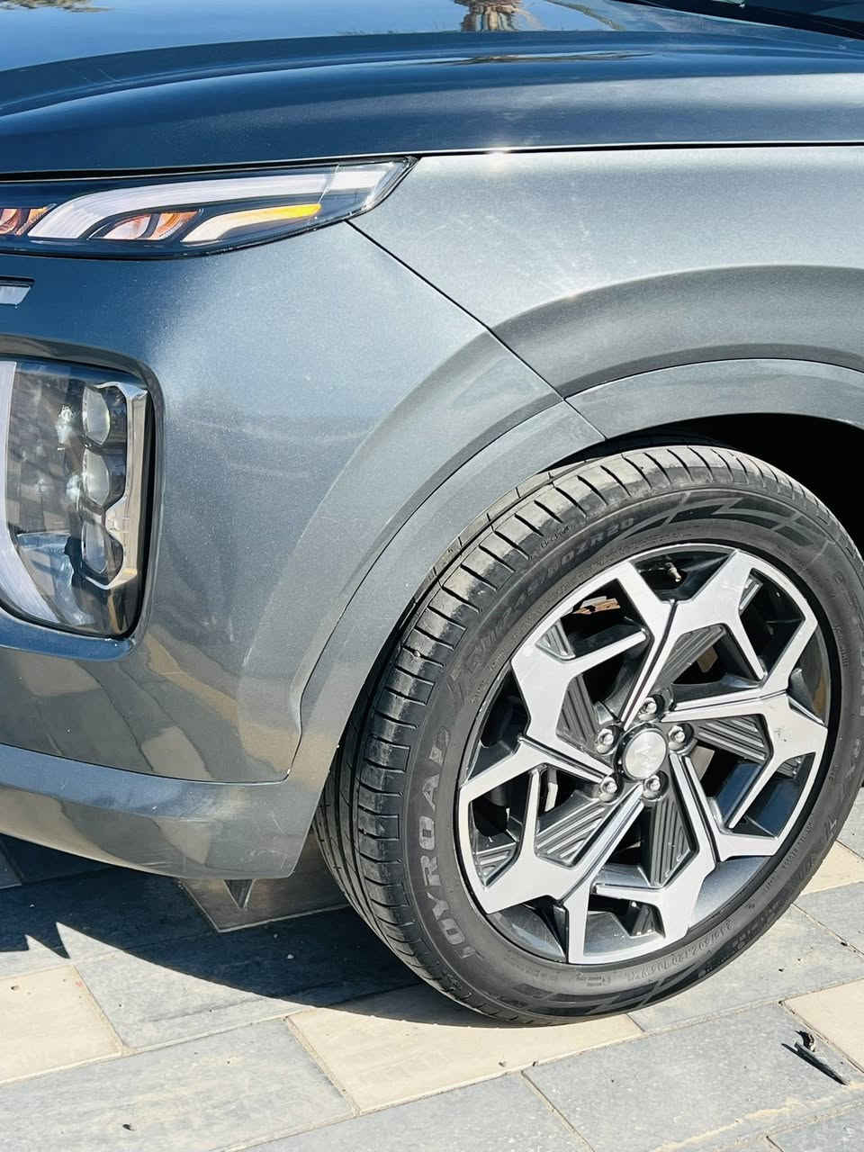 السلام عليكم
هيونداي بالسايد امريكي فول موصفات 

 موديل 2022

رقم بغداد الدولي هزه وسنوية جدد

حجم المكينة 6 سلندر 3800 

حادث السيارة ( صفحة وبنيد  ) 

مواصفات السيارة : فول اعلى فئة ( كشن مساج - اوتو بارك - 5 كامرات - سقف كنتارة - فتحة سقف + بانورما - قيادة ذاتية - داتو شو  -رادارات خلفية وجانبية وامامية - كشنات اسود خزن ميموري مع تدفئة وتبريد في جميع المقاعد الامامية والخلفية - 4 وضعيات قيادة - قراءاة خطوط السير والعلامات المرورية - صندوق كهرباء ذكي - 3 قطع تبريد - حساسات امامية وخلفية - دشبول شاشة ديجتل - دخول بصمة ذكي - سايد بريك كهرباء - اوتو هولد + نقطة عمياء - شاحن لاسلكي - مثبت سرعة - بدلات التغير السرع شفتات على المقود - مرايا جانبية هيتر + تعتيم - جميع الانظمة الاكتروني متوفرة في السيارة 

السيارة جدا نظيفة بدون نواقص ولا اي خلل كهربائي 

او ميكانيكي 
7 راكب كشن منفصل داخل ابيض حليبي جلد 

السعر 245 وبيه مجال للشراي 

مكينة ولكير كفاله 
صدر تخم تاير كهربائيات كوله شغاله مابيه اي نقص السيارة

مكان السيارة بغداد 

للتواصل ***********
