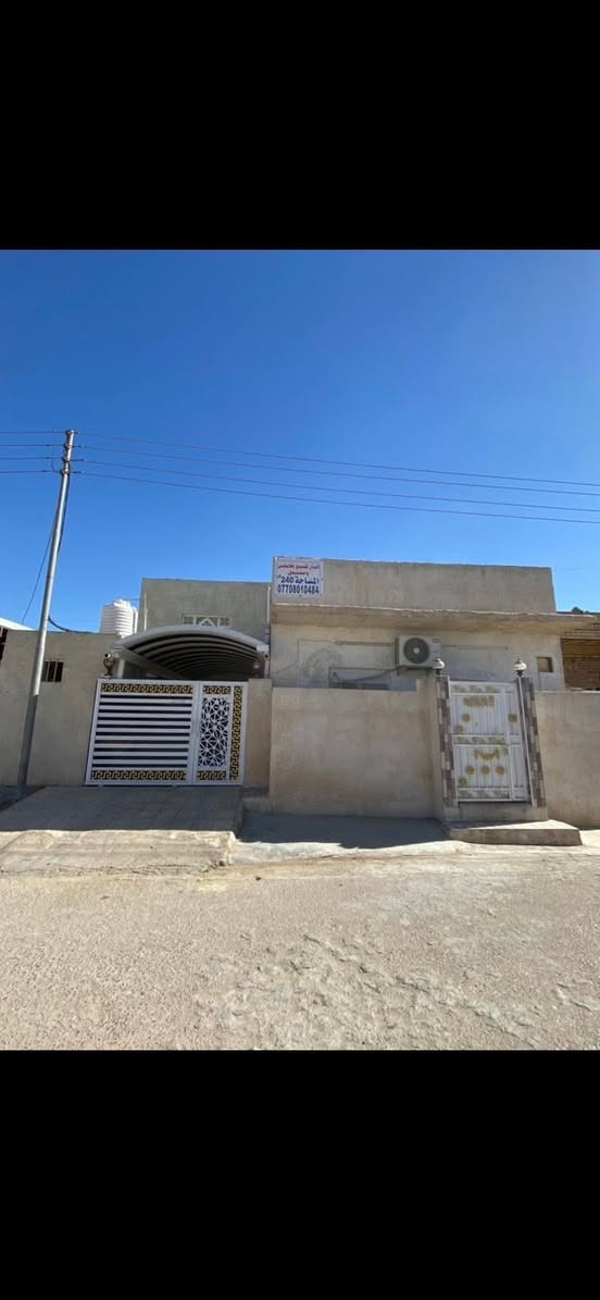 لام عليكم دار في حي السلام (الشيشان ) الاولئ مساحته ٢٤٠ متر داخله سويت منفصل وبي مشتمل خارجي  معزول يحتوي علئ صحيات عدد٣.  غرف نوم ٥ ستقبال  + صاله ومطبخ   وكراج كبير لسيارت  مساحته جبيره وبناء حديث  موقعه حلو مقابيل ساحه   اللستفسار ع الرقم‭٠٧٧٠ ٨٠١ ٠٤٨٤‬
