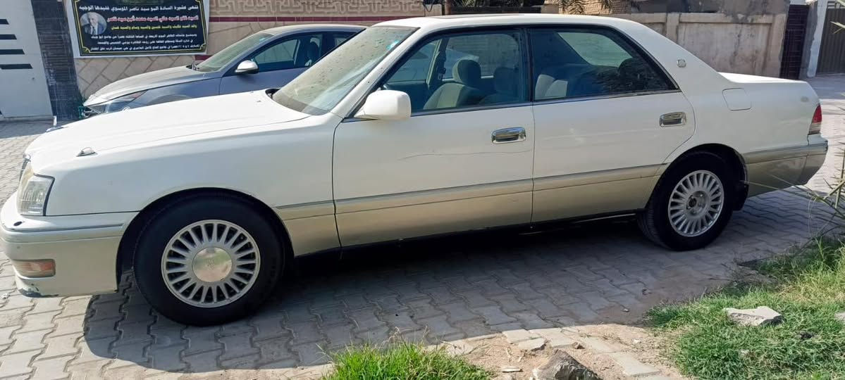 راس الثور 1996
مكفوله مدفوع كمرك 
فول فتحه 
مكينه بطه 3000
السعر 78
عنون نجف كوفه عباسيهً
***********
