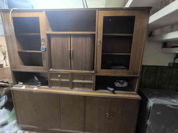 غراض للبيع
بوفيه ٤٠٠ قطعتين 
مجمده ١٧٥
ميز جام ١٢٥ وبي مجال
ثلاجة ب١٠٠ 
قطع غرفة ماليزي  ٣ قطع ب١٥٠ 
عنواني بغداد حي القاهره ضباط 
***********
