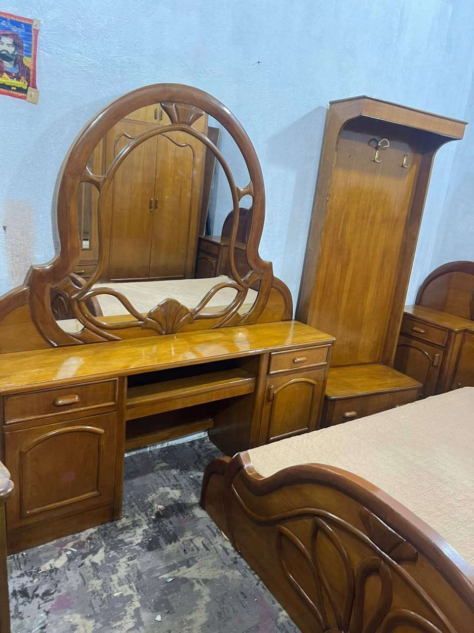 900غرفه ست ابوب صاج داخل وخارج تزكام 6ملم تكمه بغداد الحسينيه مال الراشديه وعندي توصيل ***********
