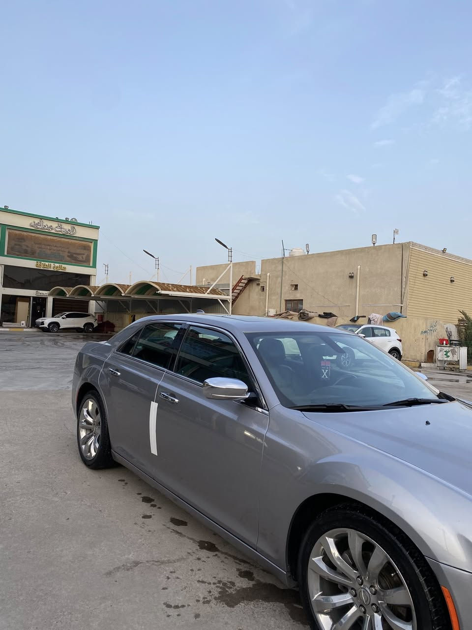 سلام عليكم اوباما مديل 2016 امريكي رقم سليمانية مميز باسمي وهزه جديده صارله شهرين مسوي هزته مكينه كير كفاله مسافه مقطوعه 150m حجم المحرك 3600 ضرر بنيد فقط بدون شاصي او لغد وبارد بسيط جدآ مواصفات السياره .بانوراما .الداخل اسود جلد الكشنات .كامره خلفيه .برده خلفيه .تبريد تدفه كشنات .كشنات عدد 2 كهربايه .استيرن كهرباي .نضام تثبيت سرعه .تشغيل عن بعد .دخول ذكي .سعر السياره 215 ورقه وبيه مجال .الاستفسار الاتصال على***********
