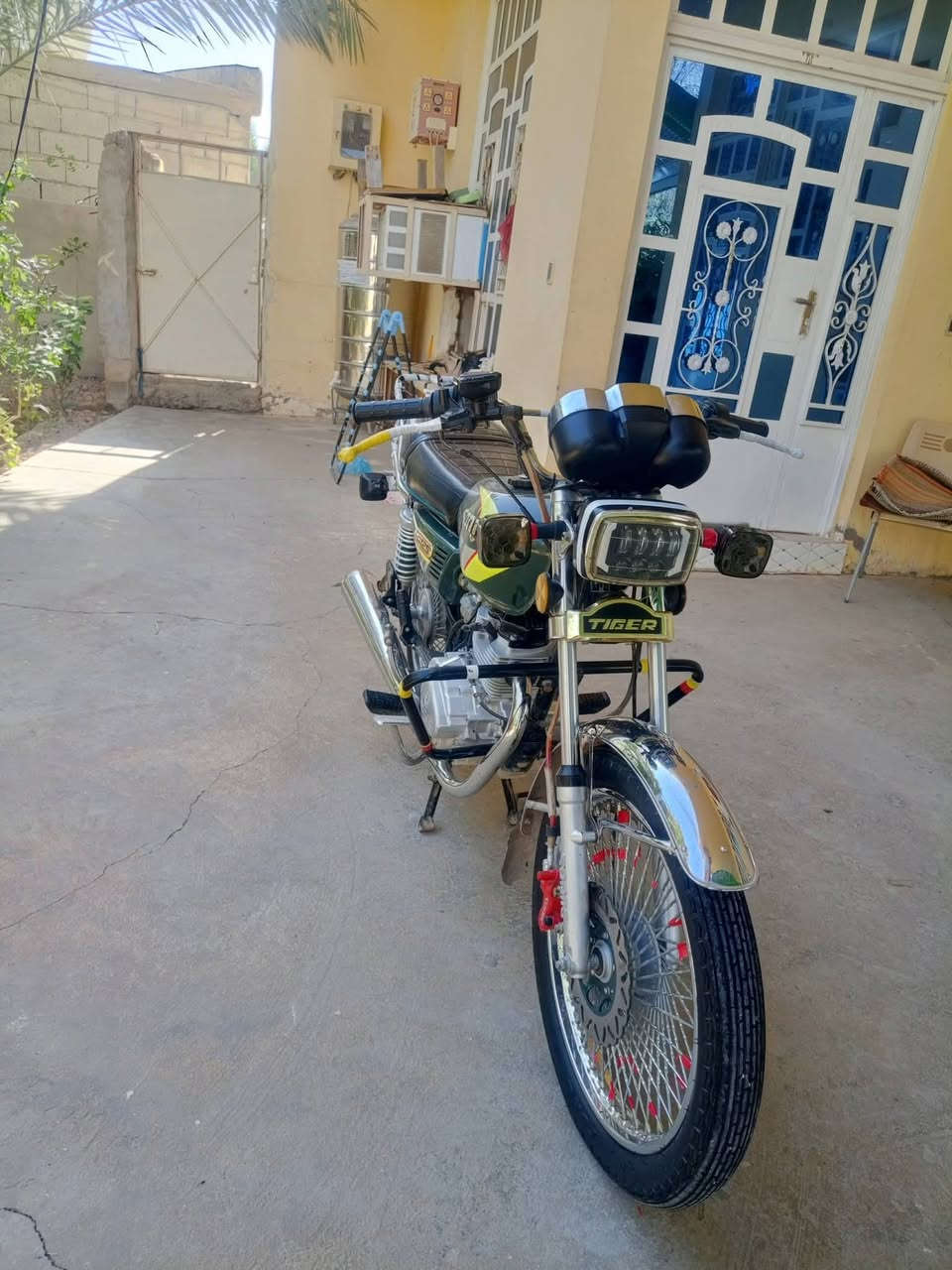 السلام عليكم دراجه موديل 24 مكينه كفاله عامه ايي نقص مابيه دراجه ما داكه الف كيلو متر لبيع مكان مفرك ***********
