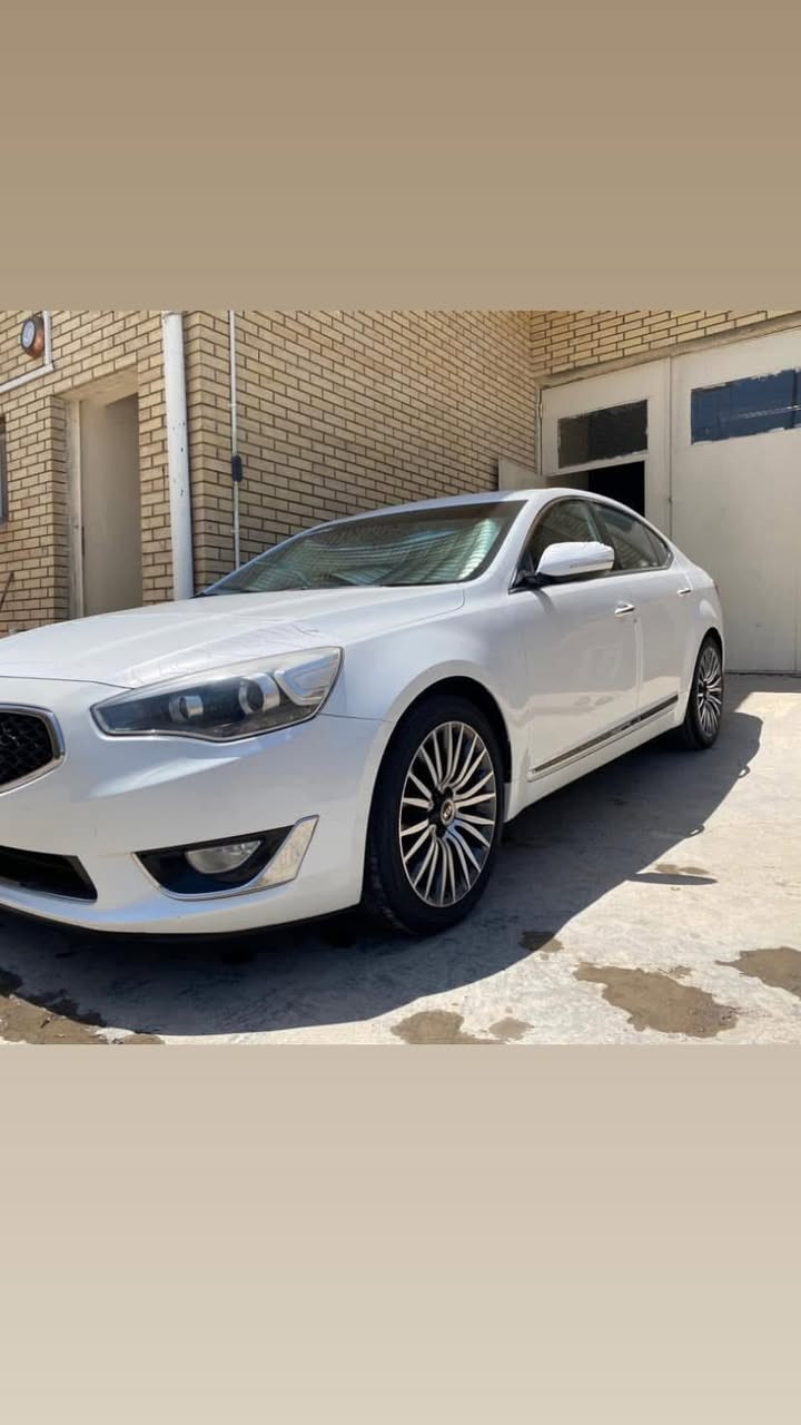 كيا كادينزا خليجي  دوش
موديل 2015 
 السيارة رقم بغداد بأسمي  ماشية 130 الف
بيها ضربة جاملغ امامي ايمن عندي مضروبة 
والمحرك مفتوح بوكالة كيا لغرض تبديل بطل البراد 
وبارد خفيف 
السيارة نظيفه 
المواصفات
بدون بانورما 
محرك 3500 دوش 6 سلندر 
تشغيل بصمة مع بصمة الابواب الامامية ودخول ذكي
نظام ترحيب +نظام راحه عند تشغيل والاطفاء
انارة بالمرايات والابواب الامامية
كاميرا وحساسات خلفية 
حساس ماسحات
بردة خلفية متحركة 
كشنات كهربائية جلد تدفئة 
لوحة تحكم نضام صوت والتبريد لراكب الخلفي
تحكم كامل بالستيرن
شفتات ستيرن رياضي بلادي
الصوت انفنتي 12 سماعة 
مري شفط مع الاشاير + مرايات قلاب ويه R
ويل حجم 19
وباقي مواصفات الكادينزا معروفه
السعر 130
مكاني العمارة 
للإستفسار اتصل ***********
