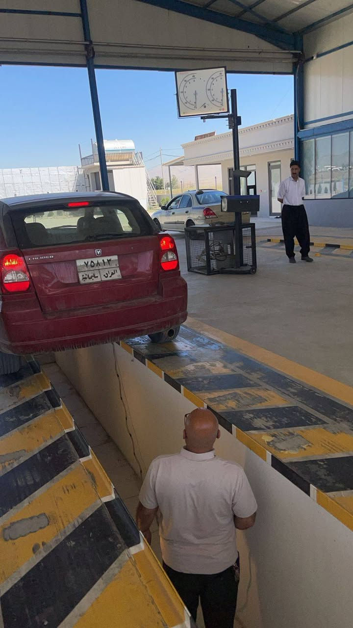هزە دروازە هە ڵەبجە
للسیارات صغیر وسیارات جبیرە ومعدات سقیلە

عینوان سلیمانیە علی تریق حلبجە جدیدە
***********
