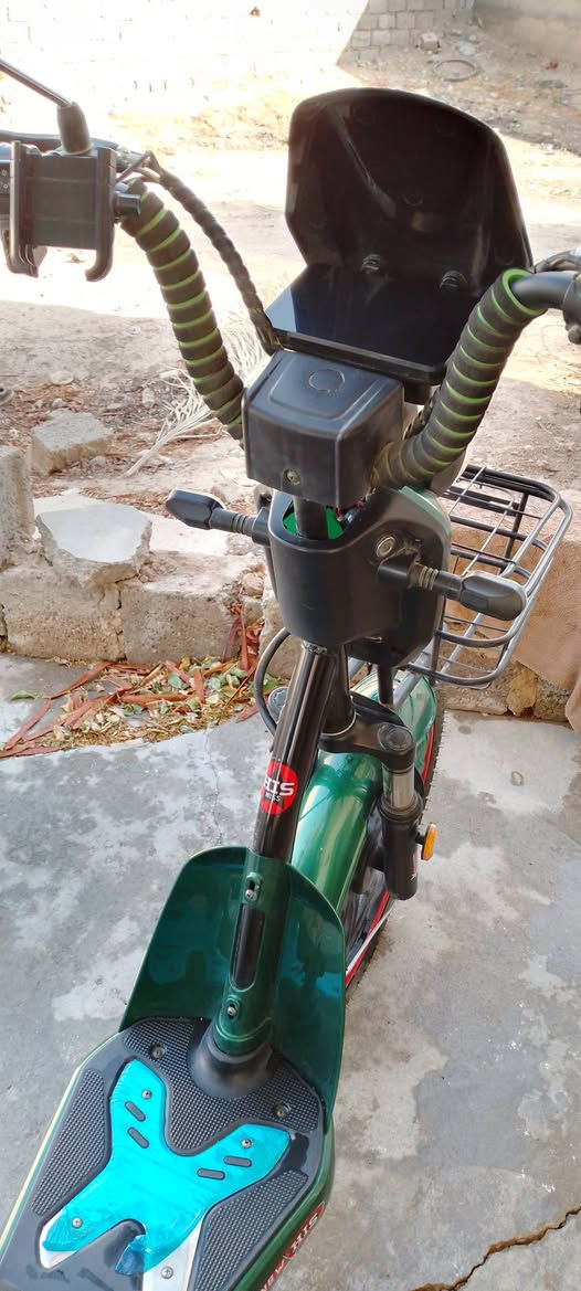 دراجه شحن البيع 350 وبيه مجال مكاني ديالئ دلي عباس ال شراي يتصل او يراسل واتساب ‏‪0775 085 4705‬‏
