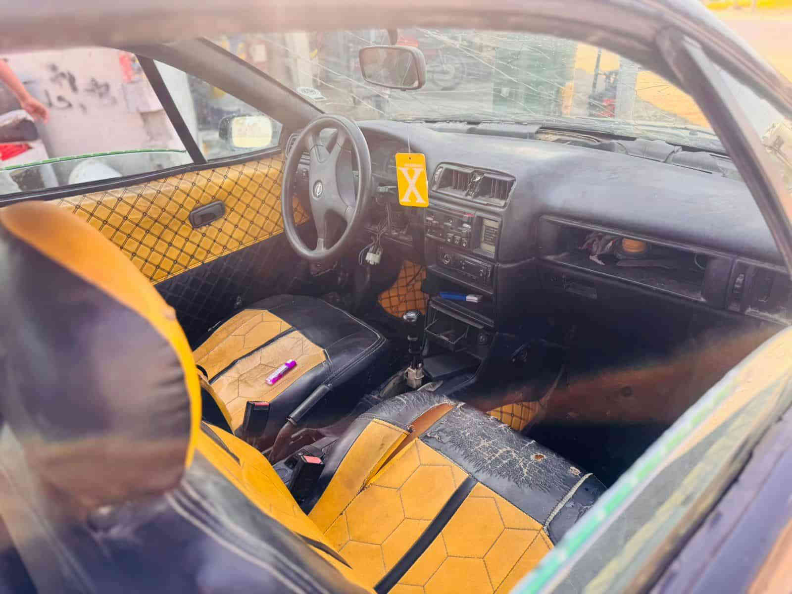 سلام عليكم 
سيارة اوبل تك باب رياضي 
السيارة مكينه بيه خيط بخار 
كير عادي حداديه زينه تخم تاير 
عرفه حلوه رقم كركوك فحص موقت 
مكان نجف بيع ومروس 
السعر 10 كوم حديد      ***********
