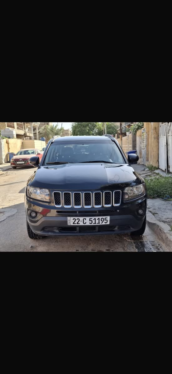 السلام عليكم جيب كومباس ٢٠١٦ رقم اربيل هزه وسنويه جديده سياره جاهزه بدون نقص تبريد اوتماتيك داخل جلد ومخمل حادث جاملغ وبنيد بدون دواخل وبيها إهلال الجاملغ الخلفي السعر ٩٨ورقه مكان السياره بغداد العامريه ***********
