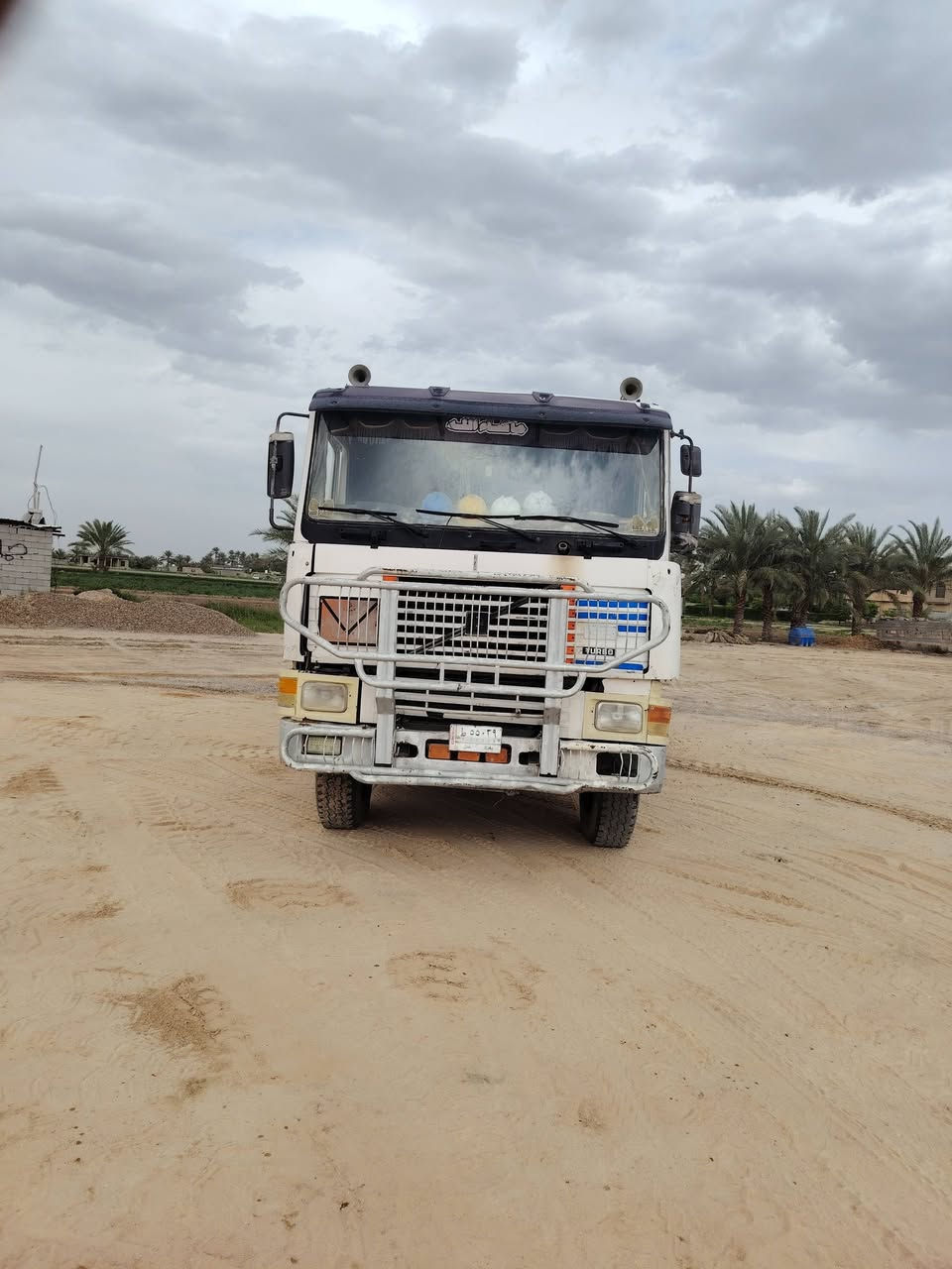 السلام عليكم فالفو اف 12 موديل 91 دشبول طياره كير 4 ×4 فقستين مجموعة فراشه 14 مطولة من السنتر باج بطن سعر 165 بيها مجال ***********
