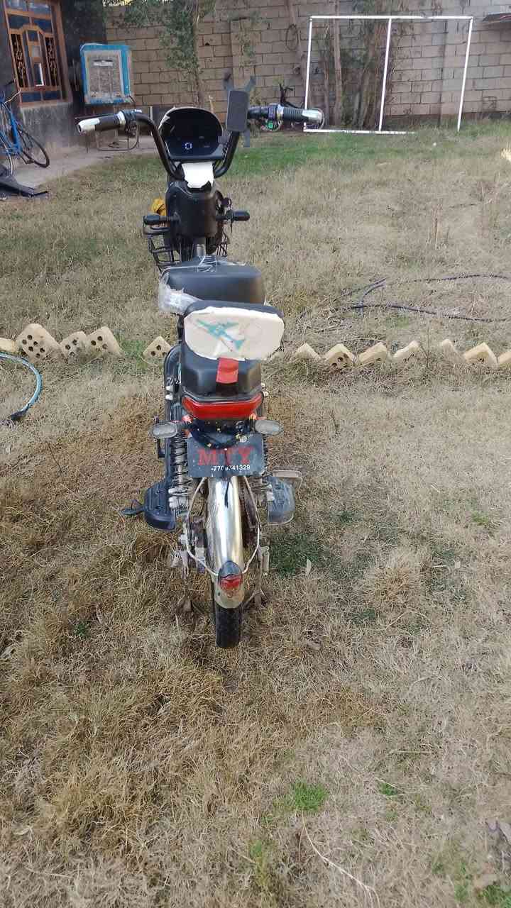 سلام عليكم عندي بايسكل للبيع مضافة فول السعر 300وبي مجال مكاني ديالى قرتبة المرحلين للاستفسار الاتصال على الرقم ***********
