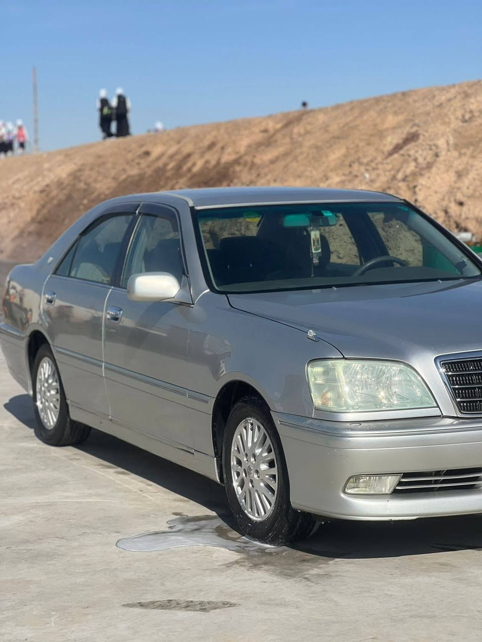 السلام عليكم جنون البيع موديل 2003سياره جديده تخم تاير حداديه كيرومكينه بالكارتون سياره جاهزه مجهزه بوجهك للشارع بيهه كصه جنطه العنوان العماره اللاستفسار خابر وتدلل ***********
