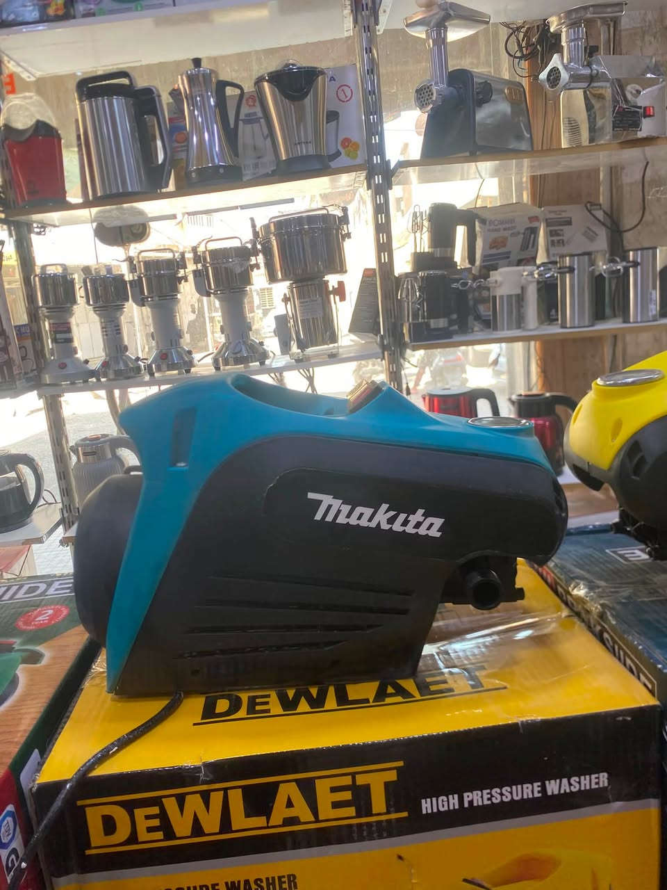 اتوفر فارات غسل الماني ملف نحاس 250/300بار 
 تواصل :***********-***********
عنوان -خانقين -شارع حسينه كبير محل ركن عالم لاوربي
