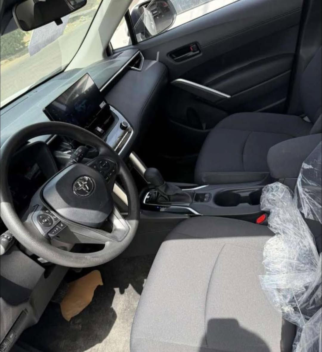 كورلا كروس موديل 2025 كفاله عامه
 ماشيه 6 الف كيلو
 موقعي بغداد حي الجامعه او حي العدل
 رايدها 26.600.000 مليون دينار وبيها مجال  بسيط رقم الهاتف للأتصال ***********
