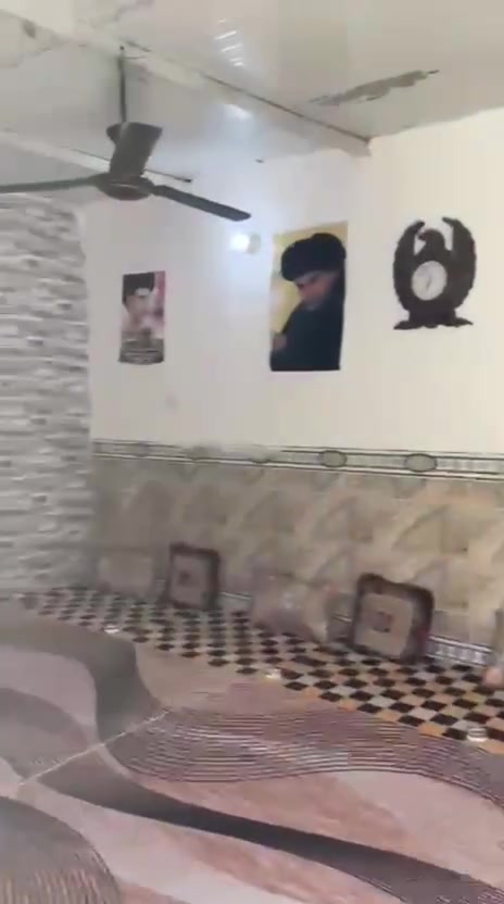 مشتمل  
مساحه190 
يتكون غرفه صاله مطبخ 
واستقبال معزول  وطرمه جبيره 
ارضيه سيراميك
سقف سندويج وفوكاه صب 
خدمات كامله مجاري ماي آبي وشارع كص باقي بس الصب 
سعره 24وبي مجال قليل للشراي

للاستفسار الاتصال على الرقم 
***********
