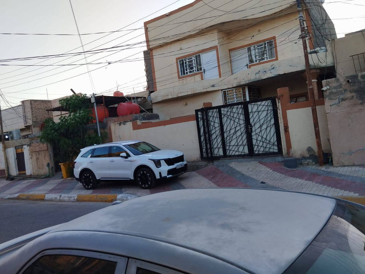 للبيع كورلا موديل 2010 حادث جاملغ خلفي فقط بدون دواخل كير مكينة تبريد جاهزات رقم بغداد باسمي هزة وسنوية جدد السعر 85 مكاني كربلاء للاستفسار ***********
