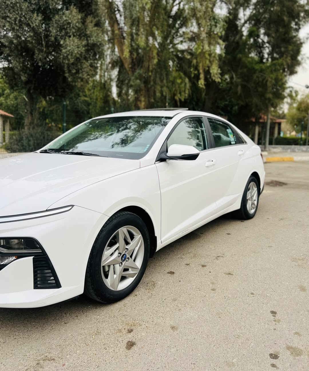 السلام عليكم 😎🔥 بيع فقط 
هونداي اكسنت 2024 خليجي 
رقم بغداد تحويل مباشر ب اسم المشتري 
عداد المسافه 17 الف 
المواصفات 🔰
فتحة سقف 
محرك 1.5 دوش 
تحكمات ستيرن 
شاشه متصله 
تبريد قطعتين 
داخل كريمي 
اشاير ب المري 
سويج شخاطه 
وبعد بيها مواصفات 

 📍 مكان السياره / بغداد الكاظميه 

📞 ***********

📞 ***********
