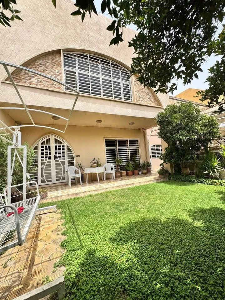 دار للبيع الموصل حي للمهندسين 322 متر 
سعر 650 مليون قابل للتفوض 
واجهه 16 متر 
اتجاه قبله 🌅
طابقين 5 غرف وشقه معزوله 
شارع 12 متر مقابل فرع 
موقع جيد جدا 

للإستفسار مراجعة المكتب او الاتصال على الأرقام التالية   عمار العبيدي   

***********

*********** واتساب

  ايمن   

 ‏‪0750 214 4093‬‏    ‏

‏‪0775 630 2993‬‏ واتساب

   اوس 

‏ ‭0770 287 3744

‏  ‬ ‭0750 219 5078‬    

ابو سند 

‭0 775 714 2899‬

عنوان المكتب حي النور سايدين دانية ماركت مقابل افران الرائد   #الرواسي_للعقار
#عقارات_الموصل
