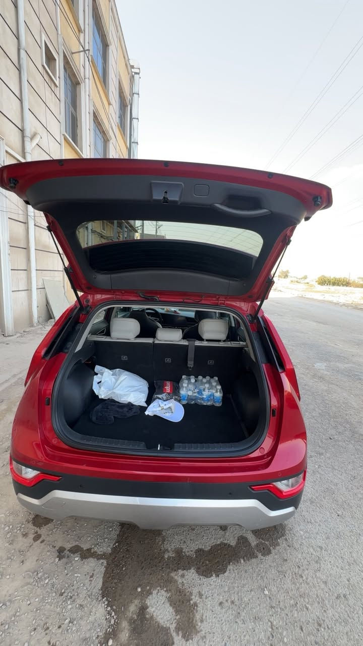 كيا نيرو هايبرد
موديل ٢٠٢٣
حادث باب خلفي يمنة مصلح نفسة بدون ايرباك لغد شاصي بجم كلة مكفول بطاريات منضومة الهايبرد كلها مكفولة 
مواصفات 
بصمة شاشة كشنات جلد كشن السائق كهربائي رادار امام جانبي خلفي منافذ شحن تايب سي تدفئة بل كشنات تحكمات استيرن مود درايف اوامر صوتية السيارة جاهزة ع اكمل وجه وترايها شرط زيرو 
 السعر ١٦٥ بيها مجال مكانها بغداد الدورة هاتف ***********
