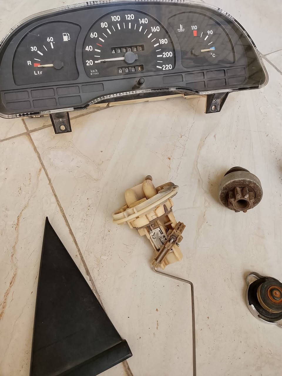 أغراض اوبل فكترا للبيع مكان بابل ***********.  ***********
