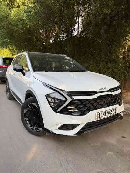 السلام عليكم 
سبورتج Gt line 2024 خليجي
فوول مواصفات اعلى موصفات بالسبورتج 
بانوراما مكينة 2000 Dohc 
بصمة 
مقاعد كنتارا + مقاعد كهرباء السائق و البصفة
تدفئة تبريد مقاعد 
درايف مود ٤ وضعيات قيادة 
هاند بريك كهرباء 
اوتو هولد 
نزول منحدرات 
شاشة 
كامرة دوارة 
حساسات امامي خلفي 
لايت زنون + لد 
كشافات 
كت اسود لامع 
شحن وايرلس + منفذ تايبسي + يو اس بي 
تبريد شاشة 
تحكم فول ستيرن + هيتر ستيرن 
كروز سرعة 
مري كهرباء و قابلة للطي + اشاير بالمري
رادار جانبي نقطة عمياء 
جنطة كهرباء 
قطعتين تبريد 
ويل ١٩ الكبير 
و بعد بيها هواي مواصفات 
و السونار مرفق مع الصور 
السيارة تحويل ثاني يوم 
ماشية ١٩ الف 
المكان الكرادة بارك السعدون 

***********
