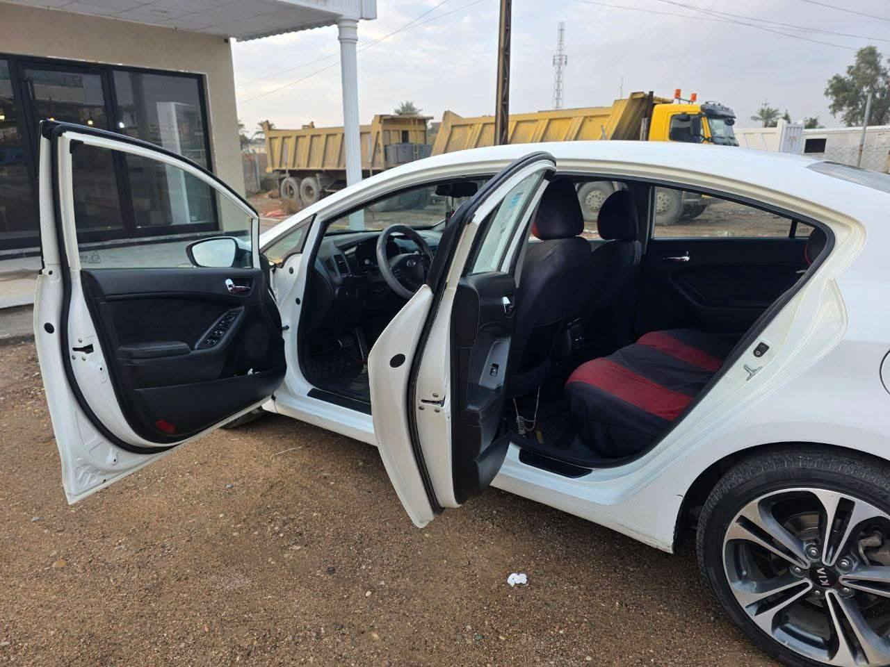 سيراتو خليجي موديل 2014 مكينة 1600دوش كفالة وبيها فقط رصعات صغيره مبينه بالصور    والدوسه جوه باب السايق  مرشوشه اثر شخوط بدون حادث تخم تاير جديد ويل كب بلادي
اشارة بالمري + شفط

 تحكم امراية 

رادار امامي خلفي 

فول تحكم استيرن + شفتات سرعه بالستيرن

تبريد قطعتين 

صدر سياره جديد 

محرك وكير خير من الله 

السياره كامله 

السياره رقم سليمانيه 

مكان السياره بغداد 

السعر 118 

تواصل واتس اب 

***********
