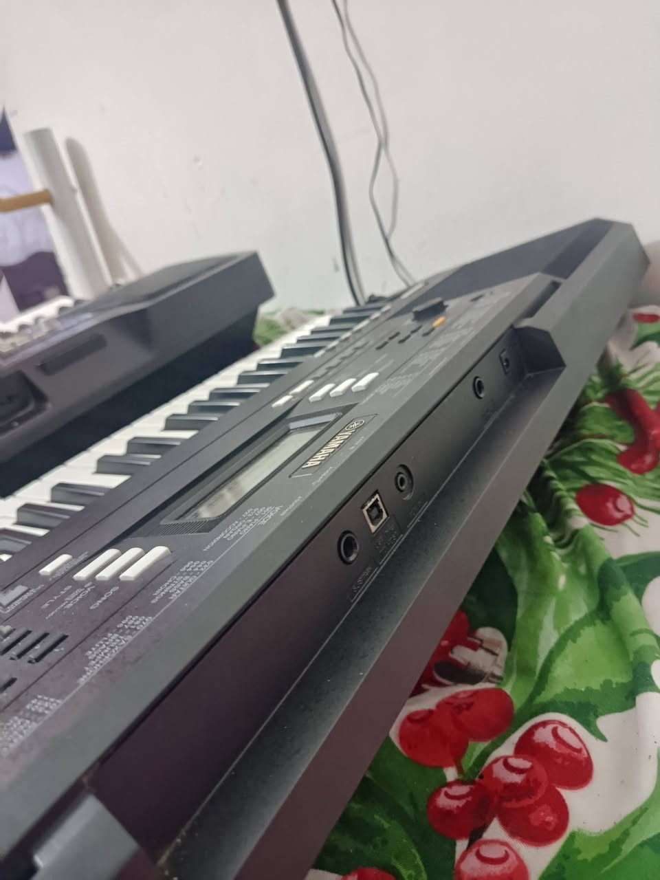 ياماها A350 نظافة 100%
و دو ري مي هم نظافة 100% .. بس يحتاجله تبديل دگمة باور (دگمة التشغيل) 
السعر خاص ***********
