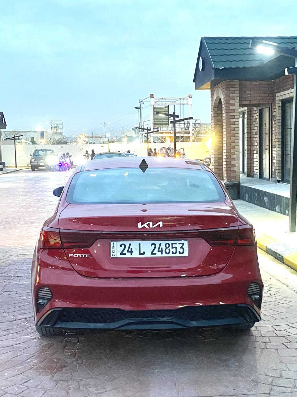 سلام عليكم 
فورتي للبيع موديل 2023 
ضررها بوند و معدل على بارد بدون دواخل بدون ايرباك  رقم دهوك نص موصفات ماشية 26 الف ميل عنوان موصل جانب الايسر 
***********
