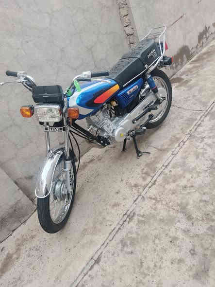سلام عليكم دراجه للبيع نامه امتياز 25 مكفولة كفاله عامه محرك سبانه مامدوده عليه  اوراق اسكنر 
الدراجه حلوه ونضيف بعد انضف من البل صوره تجي وتشوف 
***********
