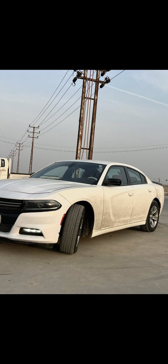 السلام عليكم
جارجر 2022 SXT 
السيارة جاهزه ع اخر حباية باسمي تحويل ثاني يوم 
حادثها صبغ اللغود ثنينهن وتبديل 3 قطع البنيد وجاملغين  اماميات 
السيارة كير مكينة تبريد شرط 
ماشية 90ميل 
كشنات كهرباء 
عدسات زينون 
ومعروفة مواصفاتها ال SXT

السعر 215 وبيها مجال للشراي 

***********
