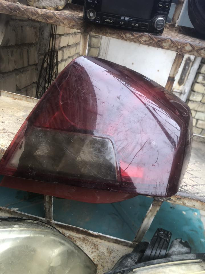 سلام عليكم عندي زوج مازدات امامي اصليات (مو تجاري) وبك لايات خلفي نضيفات بس ناقصهن جلي ويرجع بلادي فوول جانن الرقم***********
