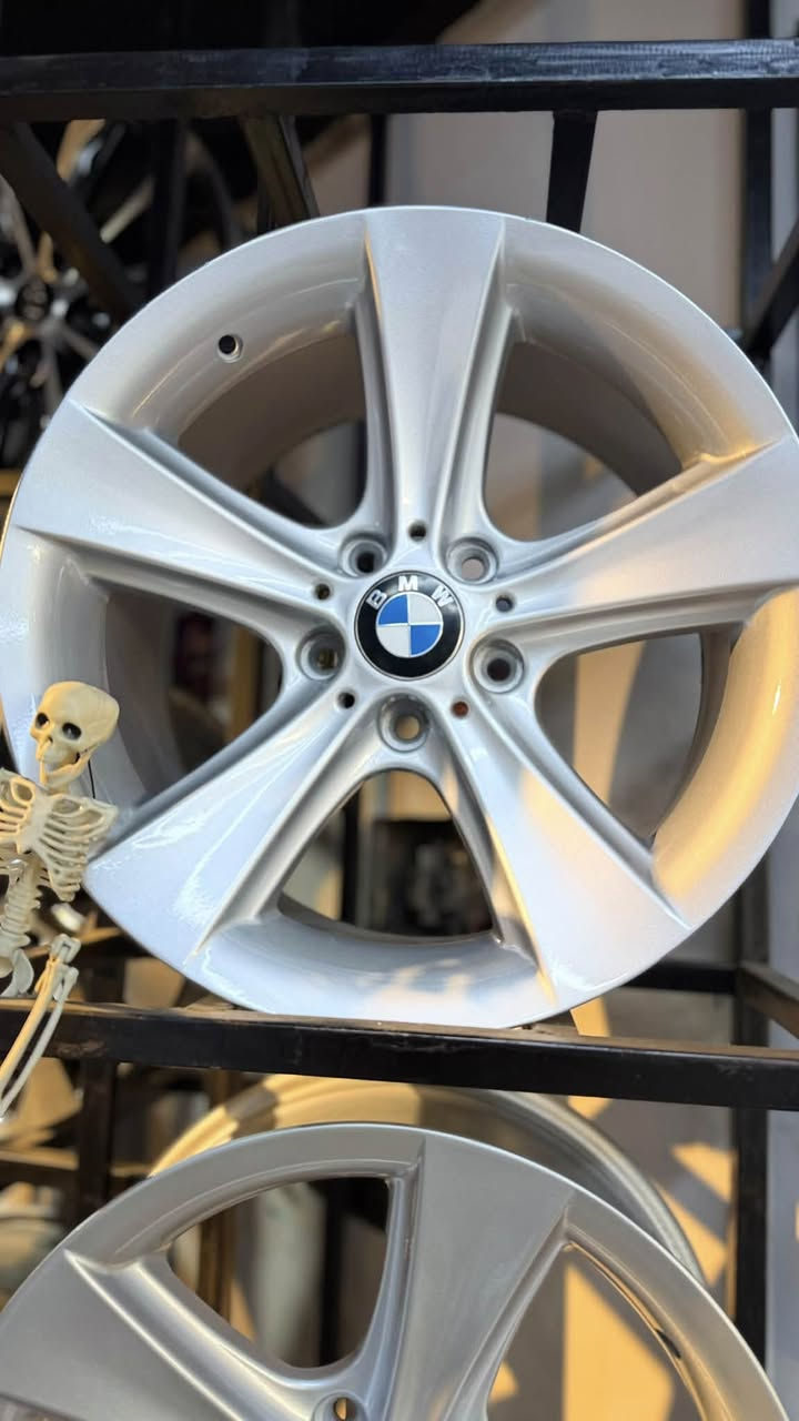💥 ويل كب BMW هامان (HAMANN)
يا الله،  :
 النوع:  تجاري 
 القياس: حجم 17 (تو سايز - قطعتين).
 الحالة: الويل نظيف ومكفول، بيه تك خلفي مصلح  (مكفول من العواج 
🔄 البيع أو المراوس حسب القناعة 🔄
 📍 المكان: بغداد - حي العامل - شارع 7 نيسان.
 🚚 التوصيل: متوفر لجميع محافظات العراق 
📞 للتواصل والاستفسار (واتساب فقط):
📥 [***********]
#أهل_البيمر #BMW #حي_العامل
